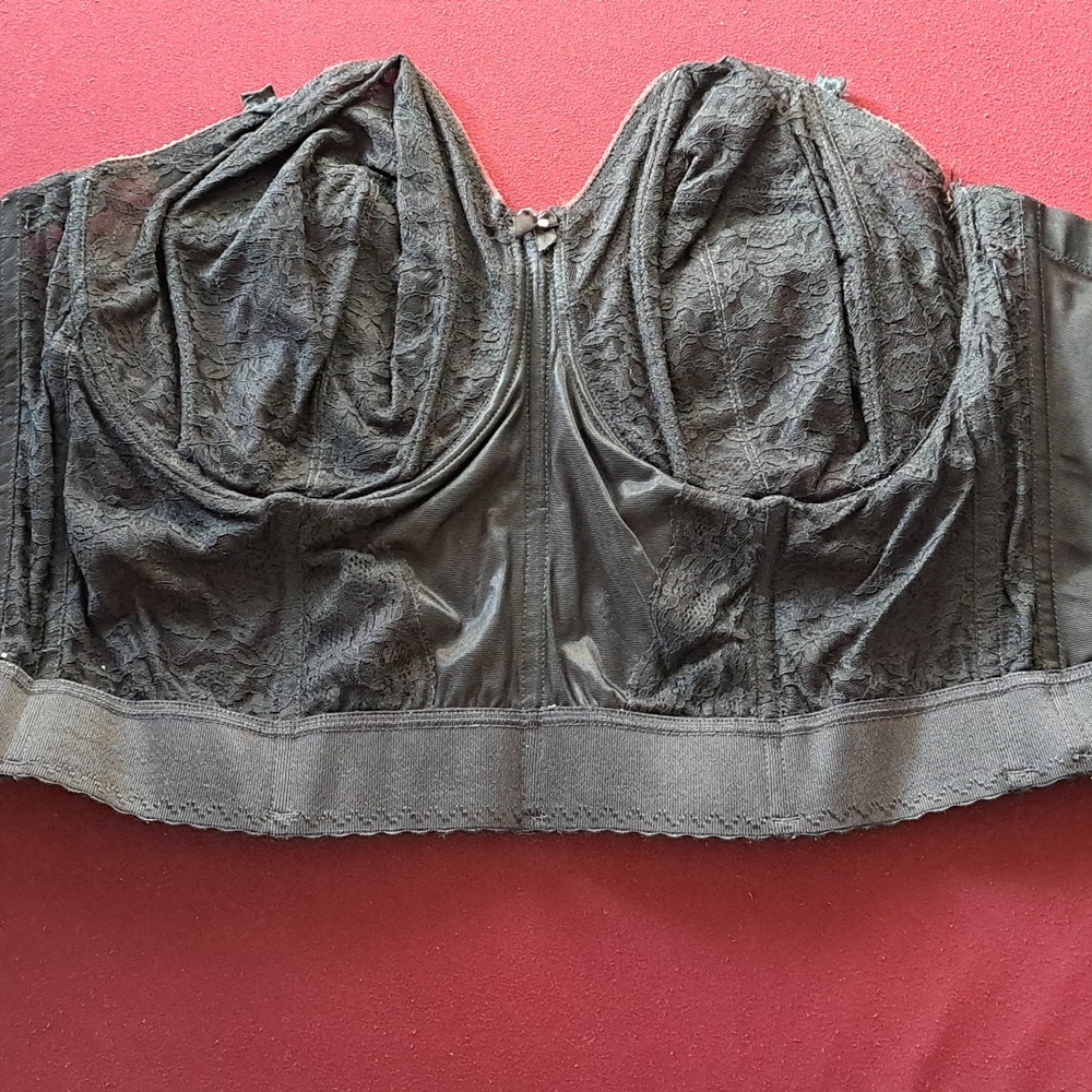 Bustier, Goddess, some signs of wear